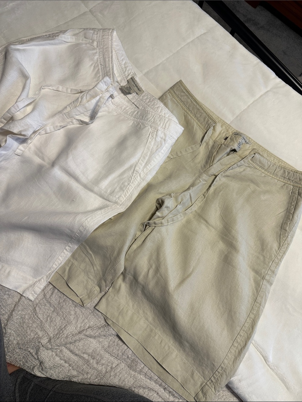 Banana Republic Women’s Shorts in White and Light Khaki